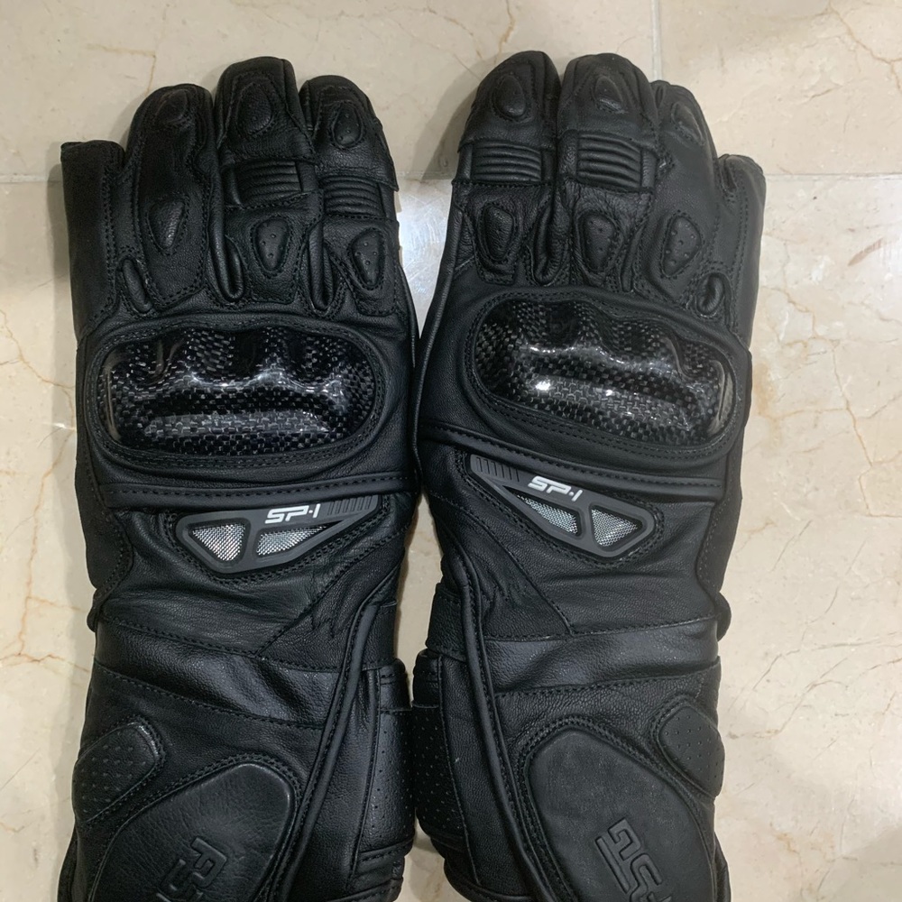 New black leather motorcycle gloves